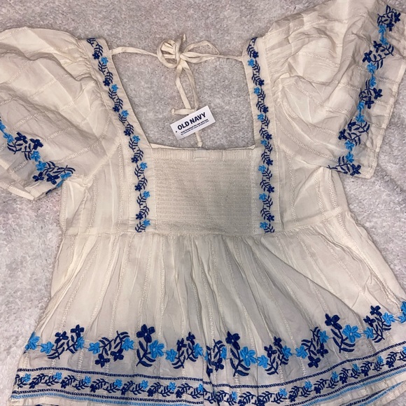 SOLD embroidered blouse - Picture 4 of 8